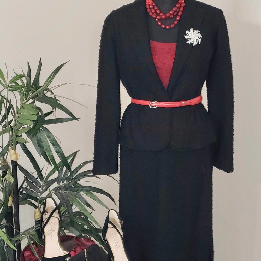 1960s Vintage Black 2 Piece Textured Wiggle Suit S